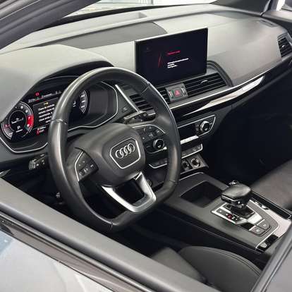 AUDI-Q5-2021