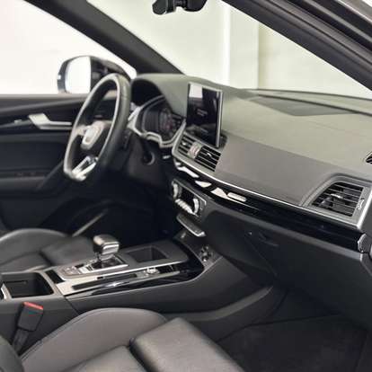 AUDI-Q5-2021