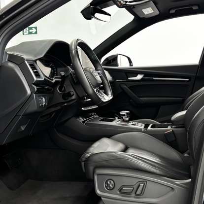 AUDI-Q5-2021