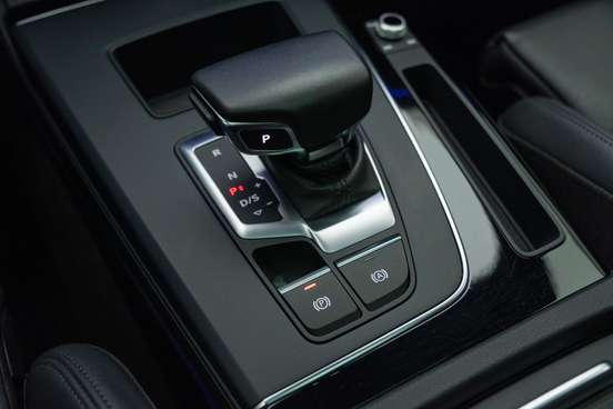 AUDI-Q5-2022