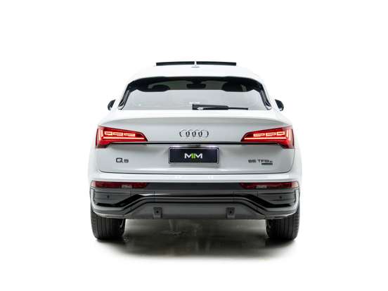 AUDI-Q5-2022