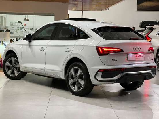 AUDI-Q5-2024