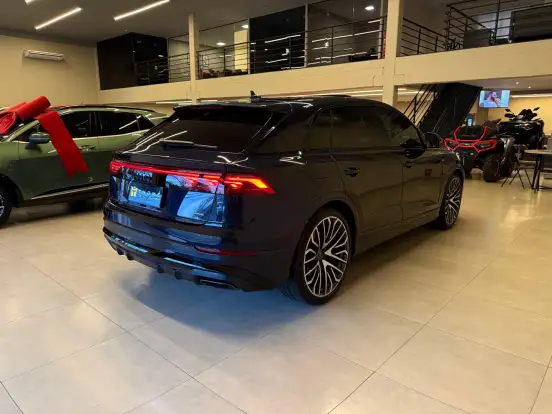 AUDI-Q8-2025