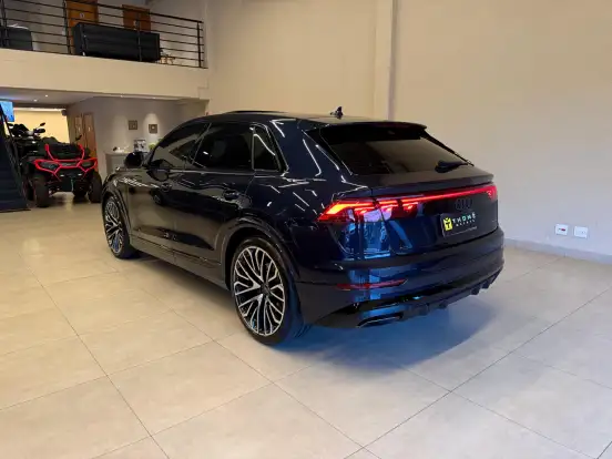 AUDI-Q8-2025