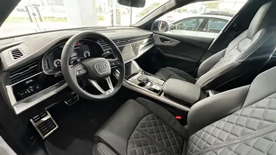 AUDI-Q8-2025