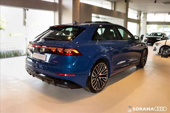 AUDI-Q8-2025