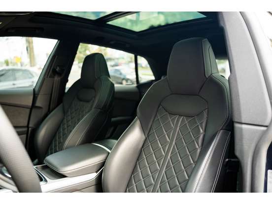 AUDI-Q8-2025