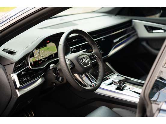 AUDI-Q8-2025