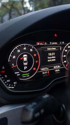AUDI-A4-2016