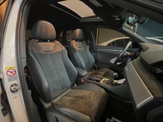 AUDI-Q3-2021