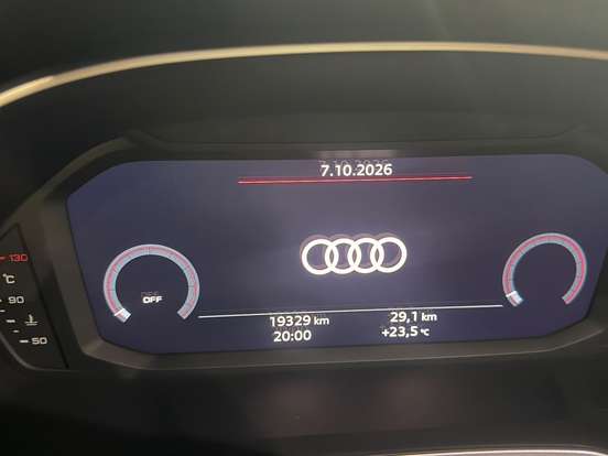 AUDI-Q3-2024