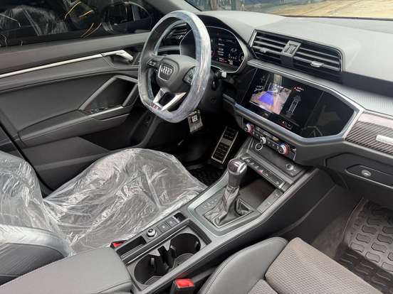 AUDI-Q3-2022