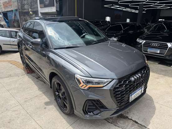 AUDI-Q3-2022
