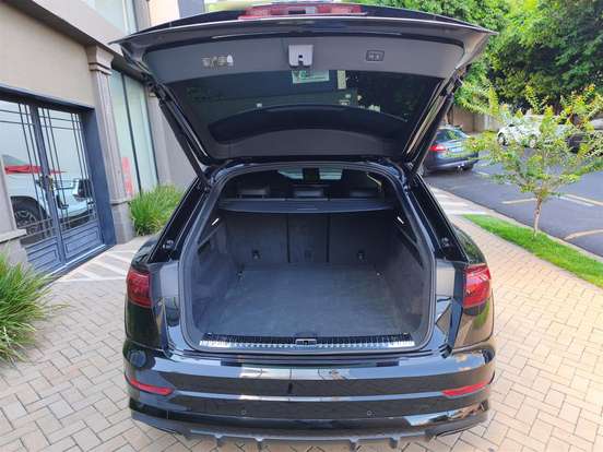 AUDI-Q8-2025