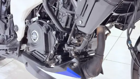 BAJAJ-DOMINAR 200-2023