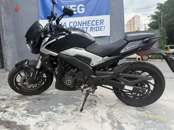 BAJAJ DOMINAR 250 