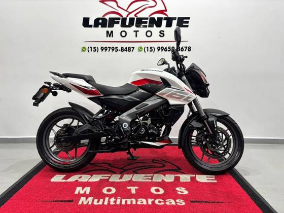 BAJAJ DOMINAR 160 