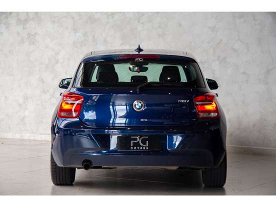 BMW-118i-2011