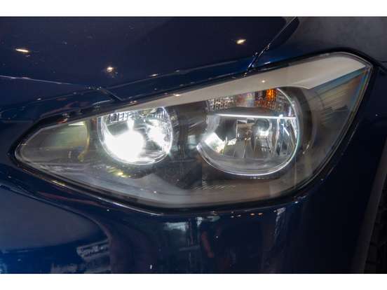 BMW-118i-2011
