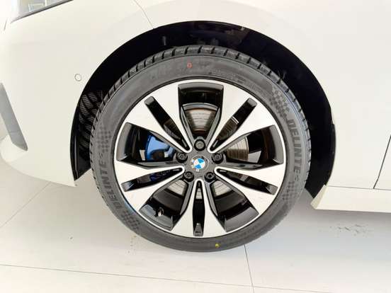 BMW-218i-2021