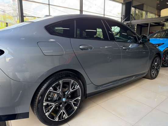 BMW-220i-2025