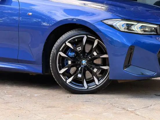 BMW-320i-2025