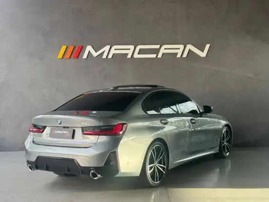 BMW-320i-2023
