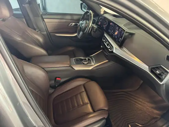 BMW-320i-2023