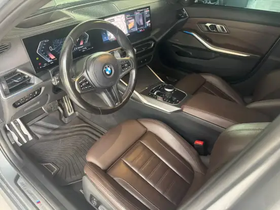 BMW-320i-2023