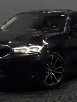 BMW-320i-2022