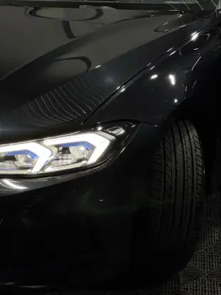 BMW-320i-2022