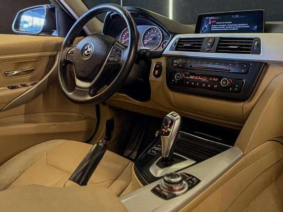 BMW-320i-2013