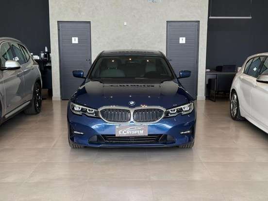 BMW-320i-2021