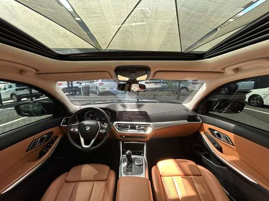 BMW-320i-2022