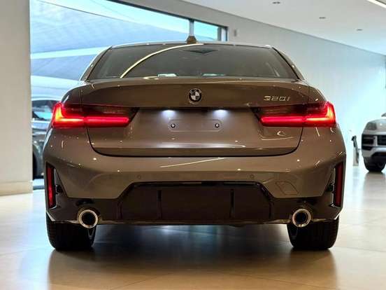 BMW-320i-2026