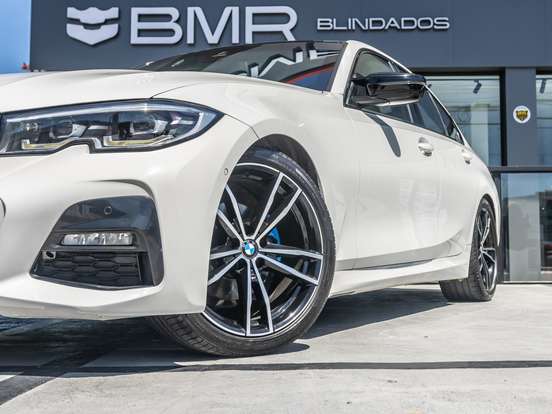 BMW-320i-2020