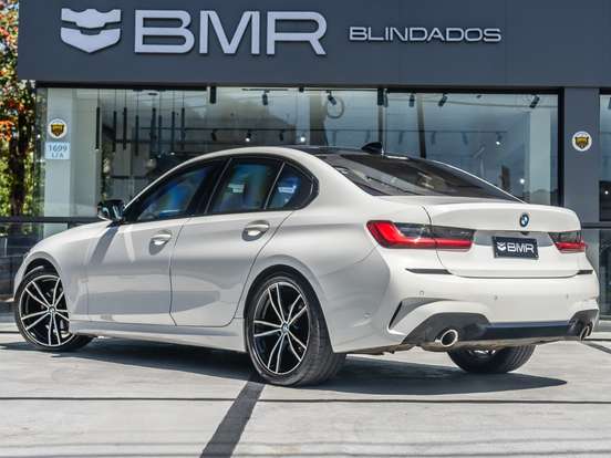 BMW-320i-2020
