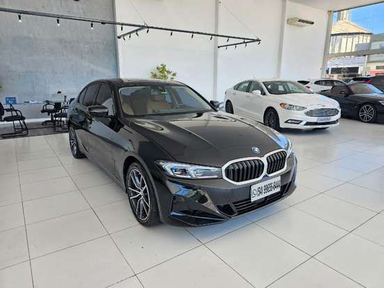BMW-320i-2024