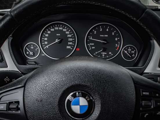 BMW-320i-2.0 16V TURBO GASOLINA 4P AUTOMÁTICO BMW-320i-2013