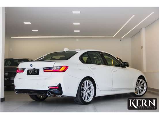 BMW-320i-2.0 16V TURBO GASOLINA SPORT GP AUTOMÁTICO BMW-320i-2020