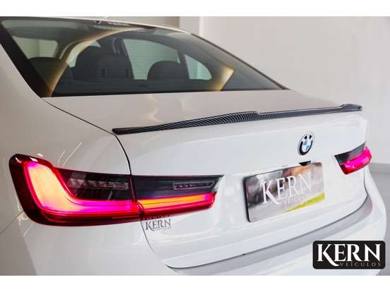 BMW-320i-2020