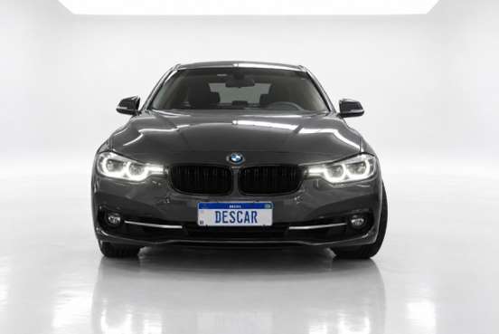 BMW-320i-2017