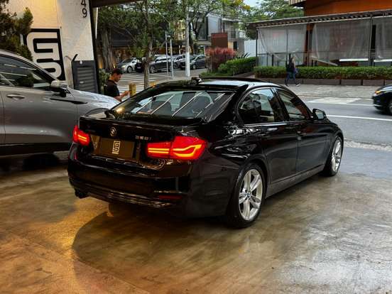 BMW-328i-2016