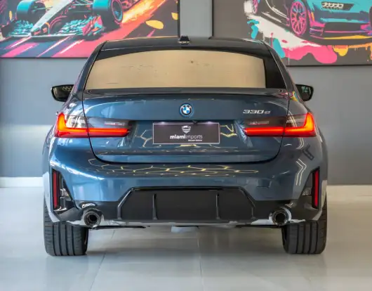BMW-330e-2025