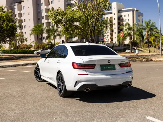 BMW-330e-2.0 16V TURBO HÍBRIDO M SPORT AUTOMÁTICO BMW-330e-2021