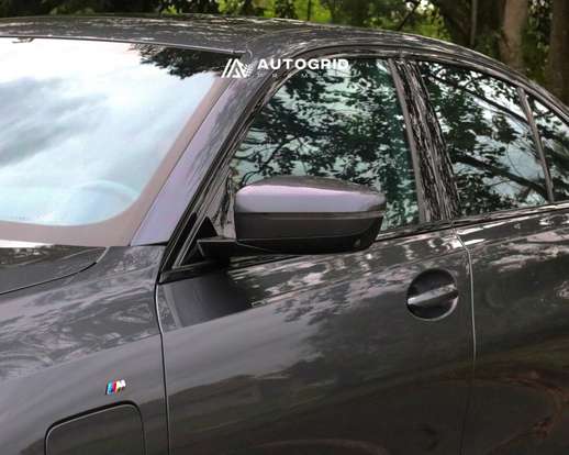 BMW-330e-2022