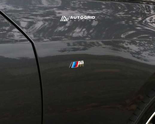 BMW-330e-2022