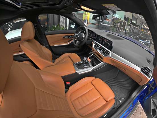 BMW-330e-2020