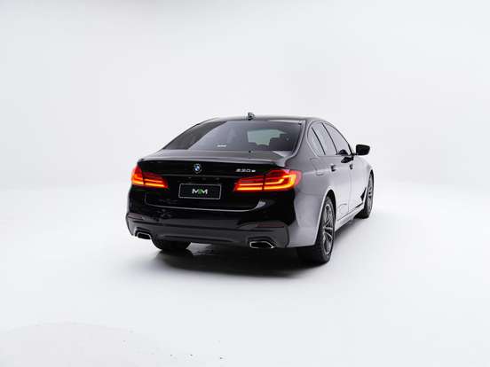 BMW-530e-2020