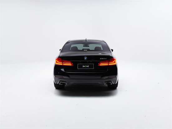 BMW-530e-2020